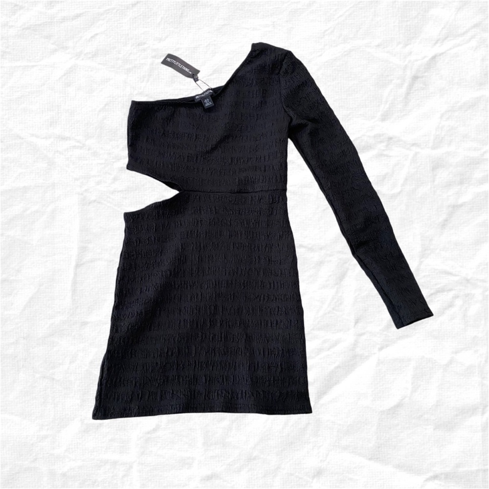 Pretty Little Thing black tight cut out dress small NWT one shoulder